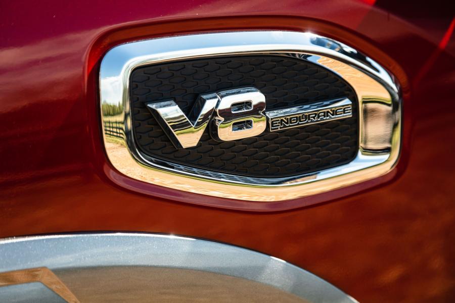 Логотип Nissan Titan XD Platinum Reserve Crew Cab 2019 года  (фото 17 из 34)